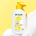 crema-limpiadora-garnier-express-aclara-vit-c-fb-.webp